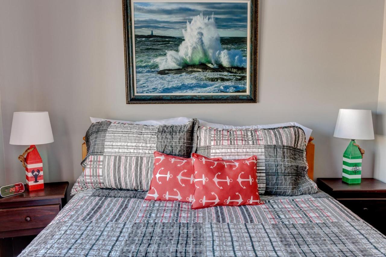 Breakwater Inn Пеггис-Ков Экстерьер фото